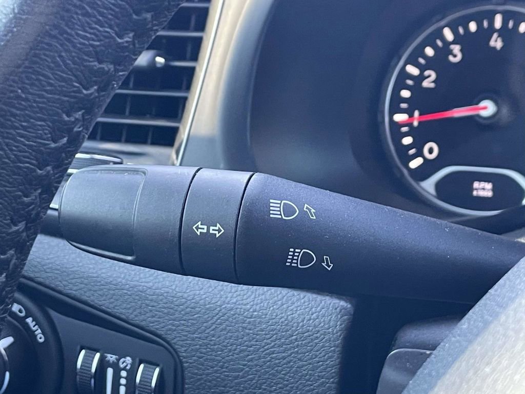 Used 2022 Jeep Renegade Latitude w/ Convenience Group image 32