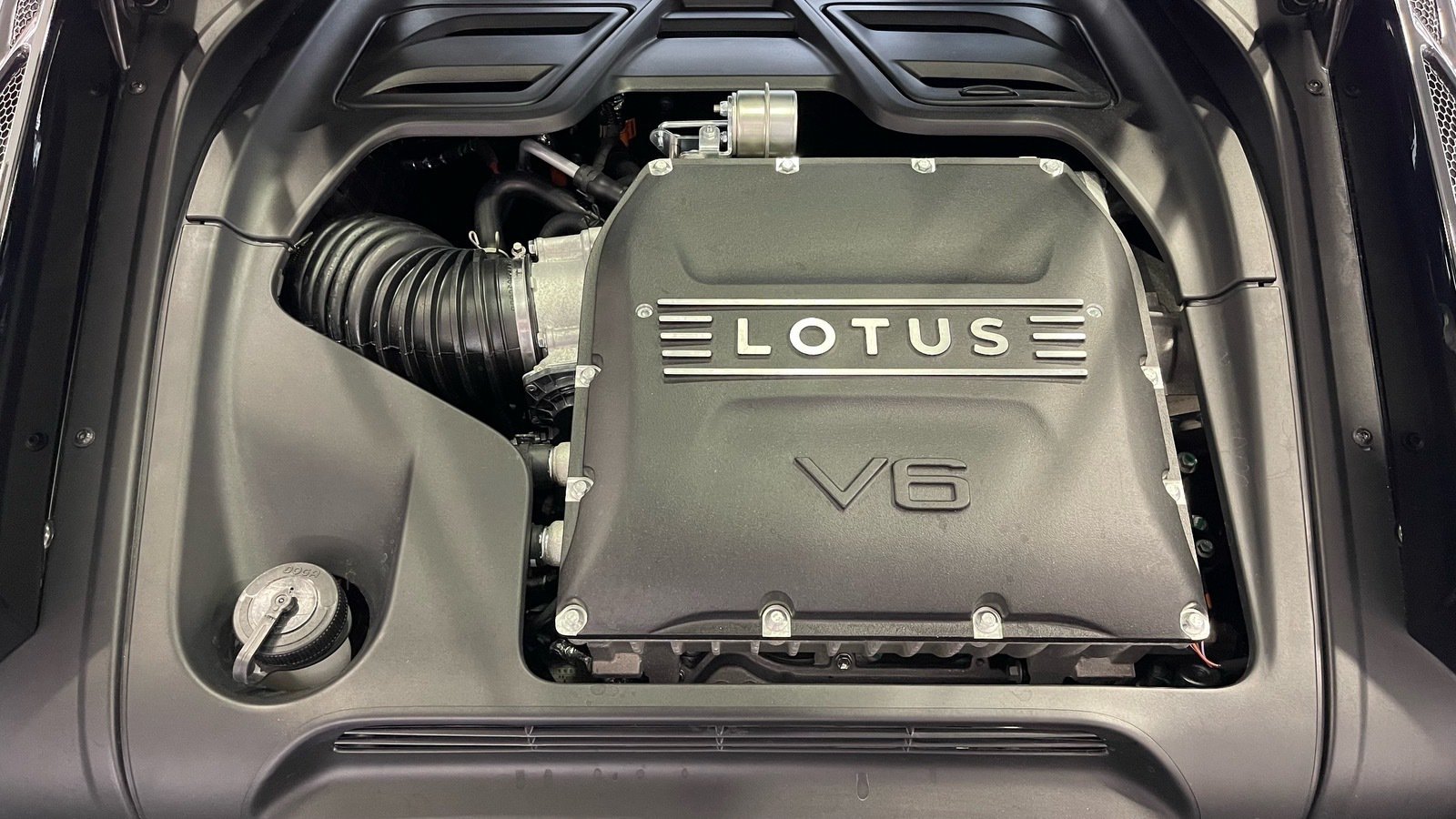 Used 2026 Lotus Emira RWD image 27