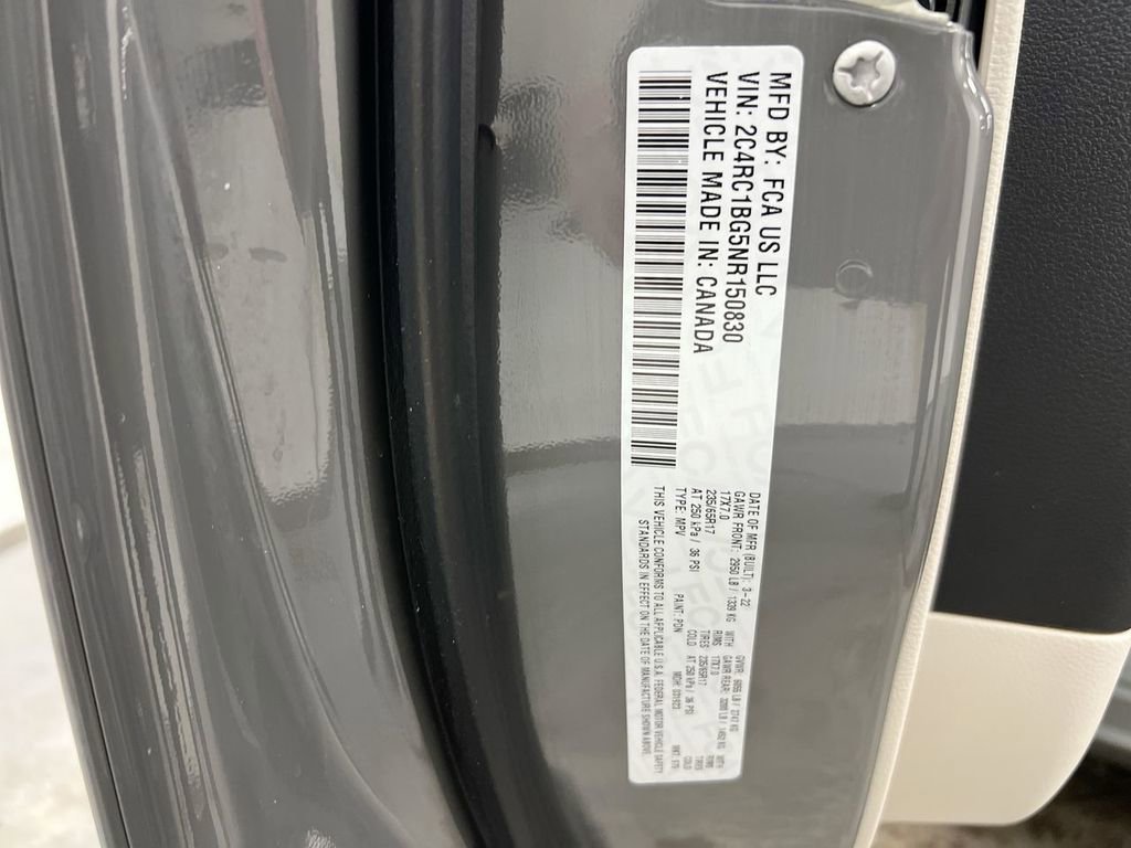 Used 2022 Chrysler Pacifica Touring-L image 28