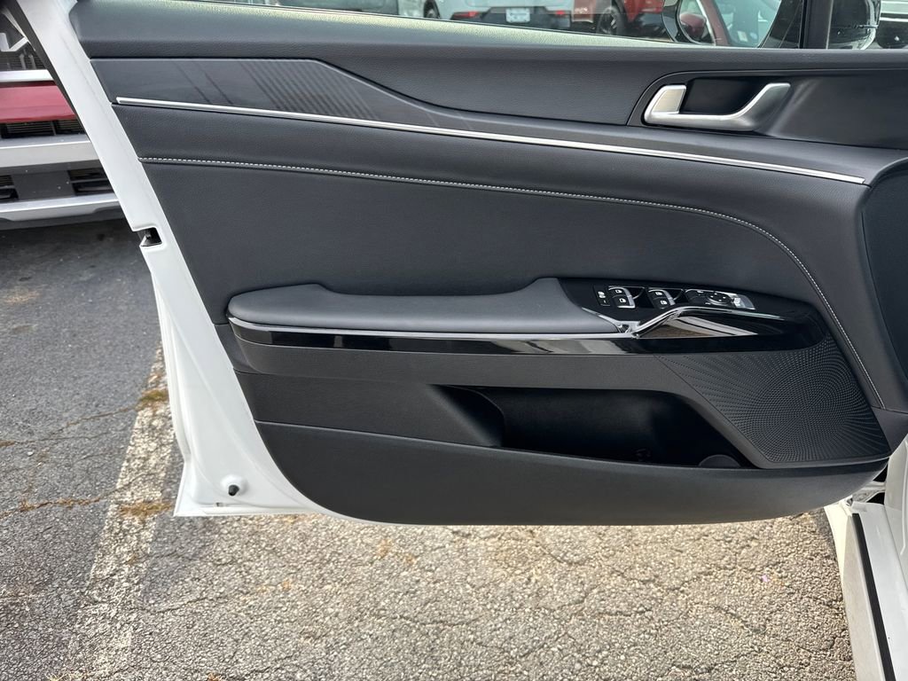 Certified 2025 Kia K5 GT-Line image 11