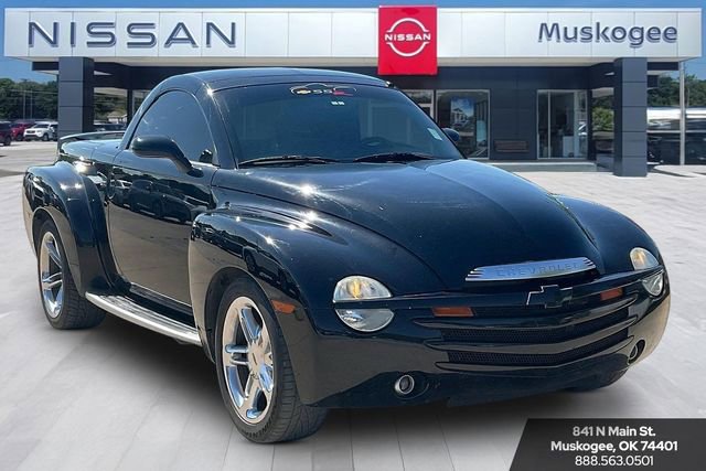 Used 2004 Chevrolet SSR w/ Preferred Equipment Group