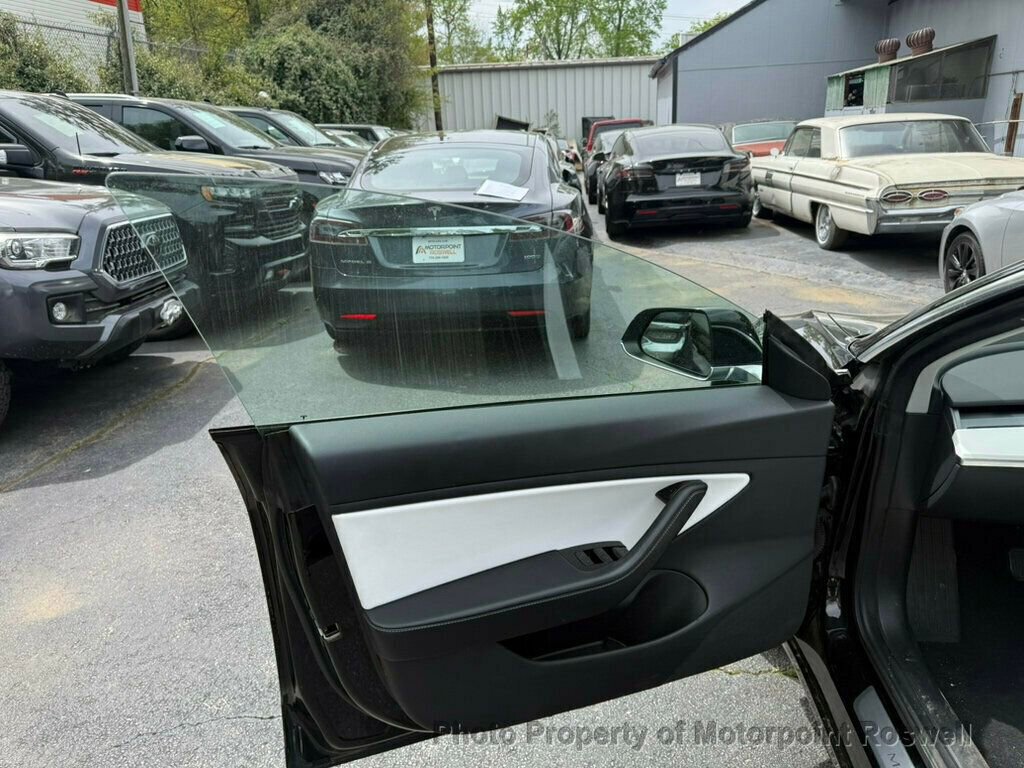 Used 2019 Tesla Model 3 Standard Range Plus image 9