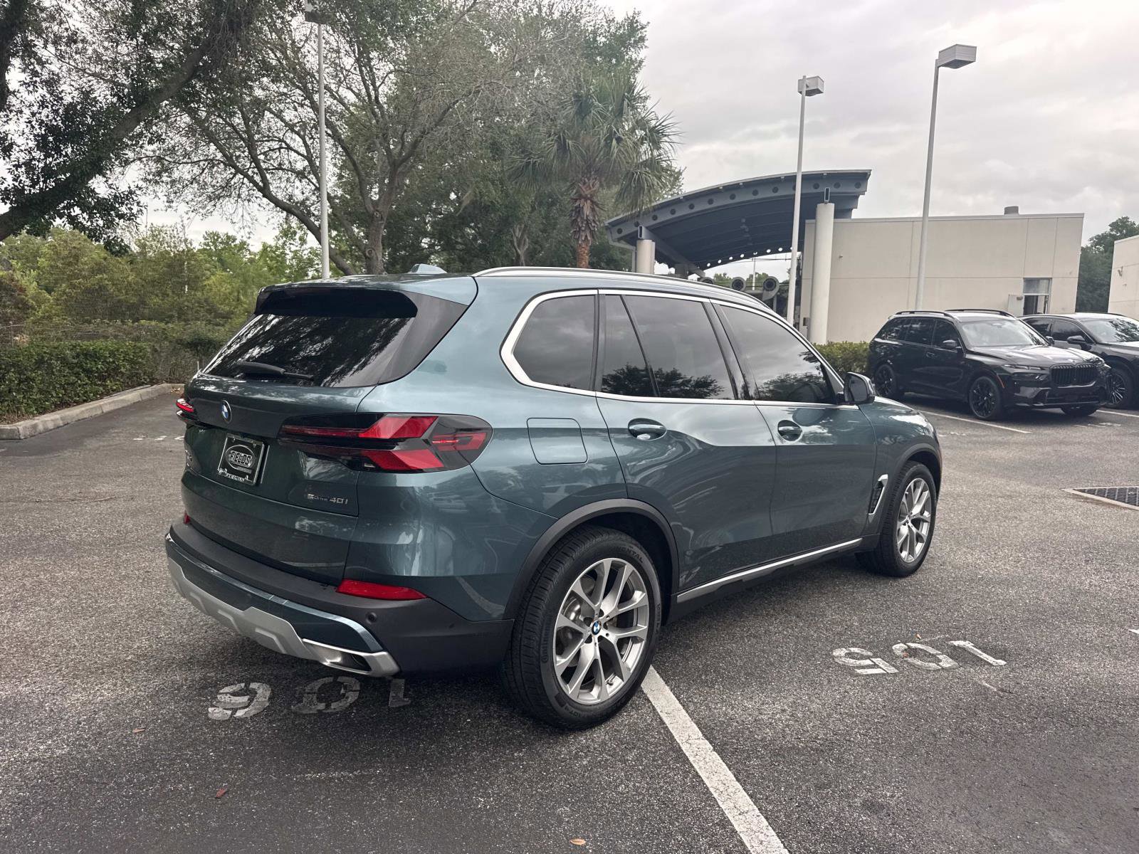 Certified 2024 BMW X5 sDrive40i w/ Premium Package image 4