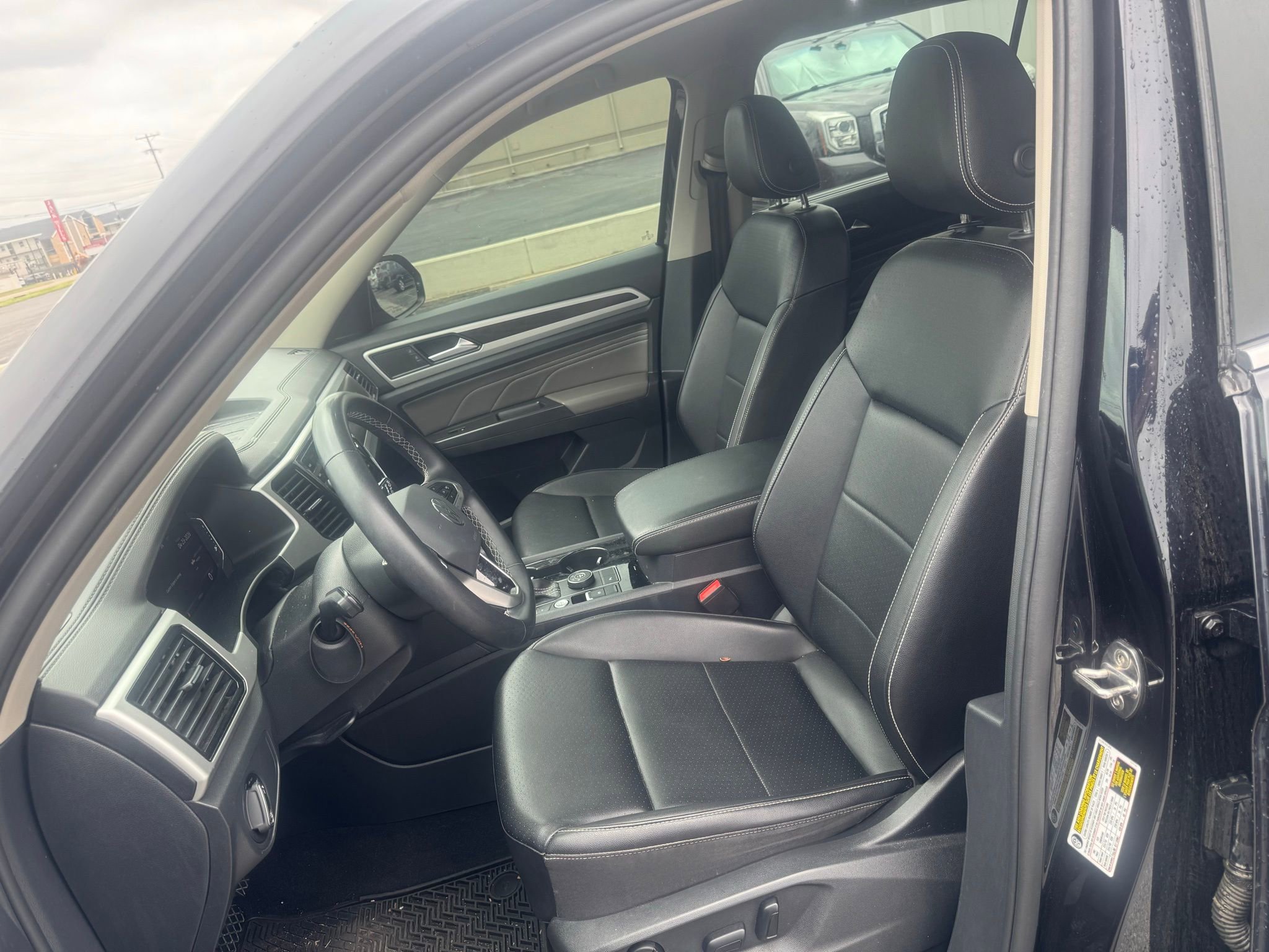 Used 2023 Volkswagen Atlas SE AWD/4WD image 7