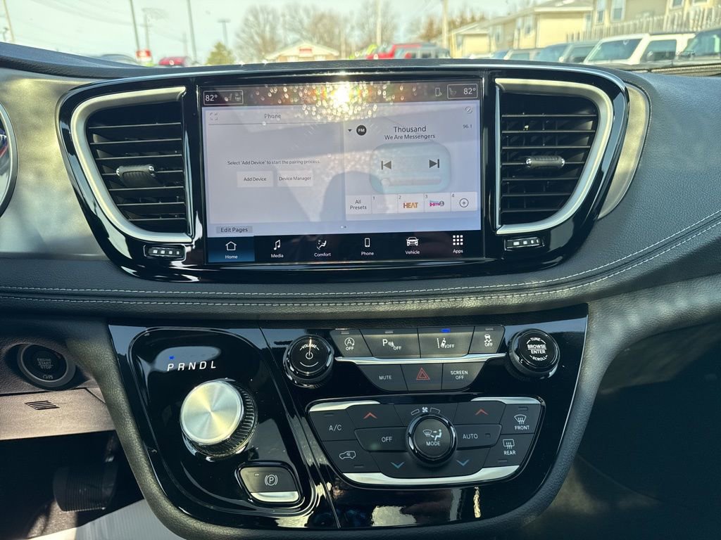 New 2026 Chrysler Pacifica Select image 23