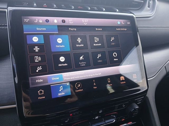 Used 2023 Jeep Grand Cherokee Limited w/ Black Appearance Package AWD/4WD image 22