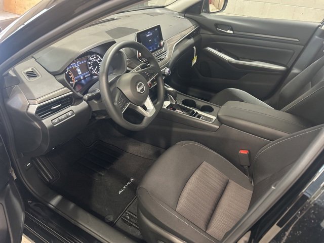 New 2025 Nissan Altima 2.5 SV image 8