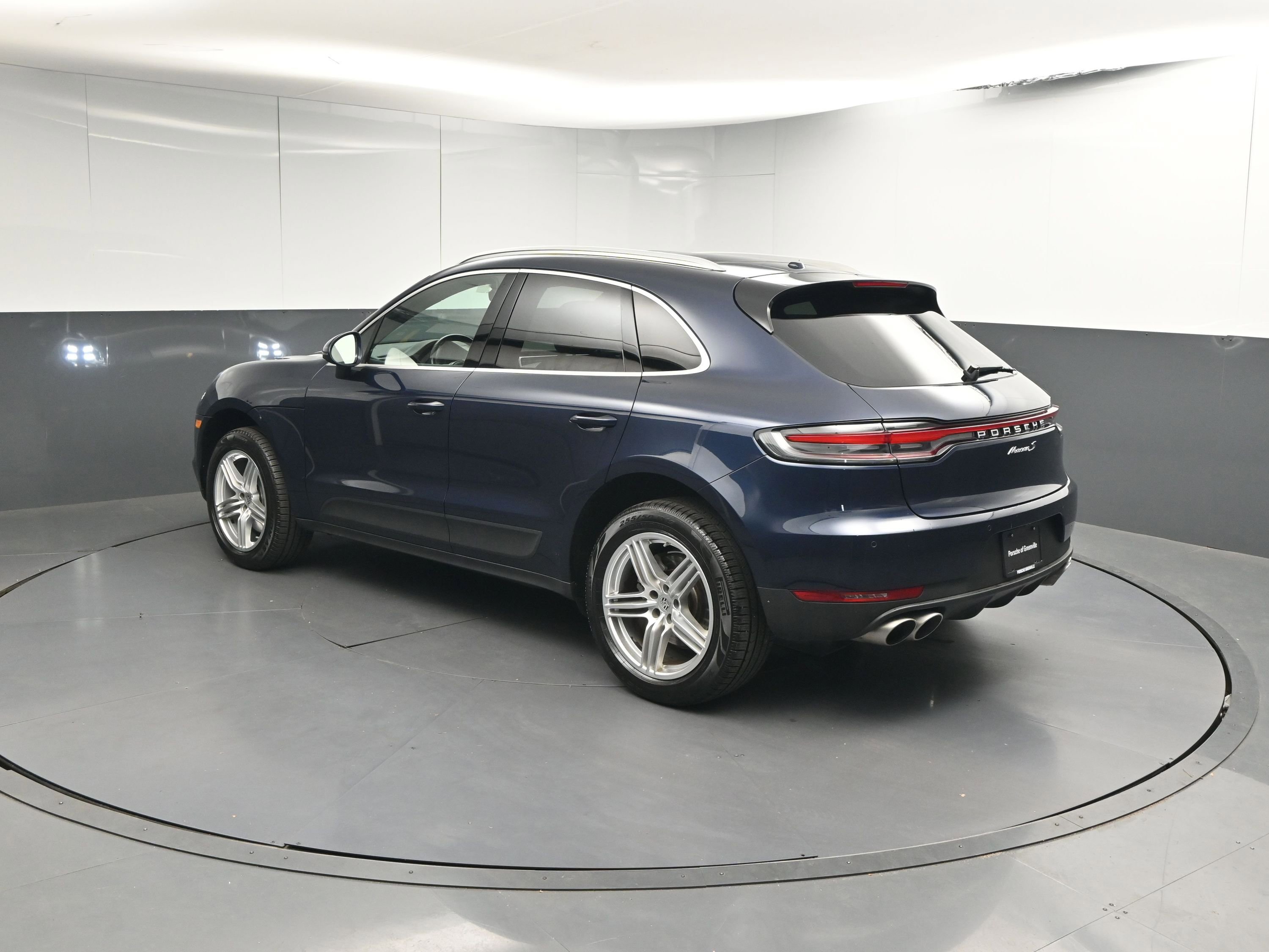 Certified 2020 Porsche Macan S image 3