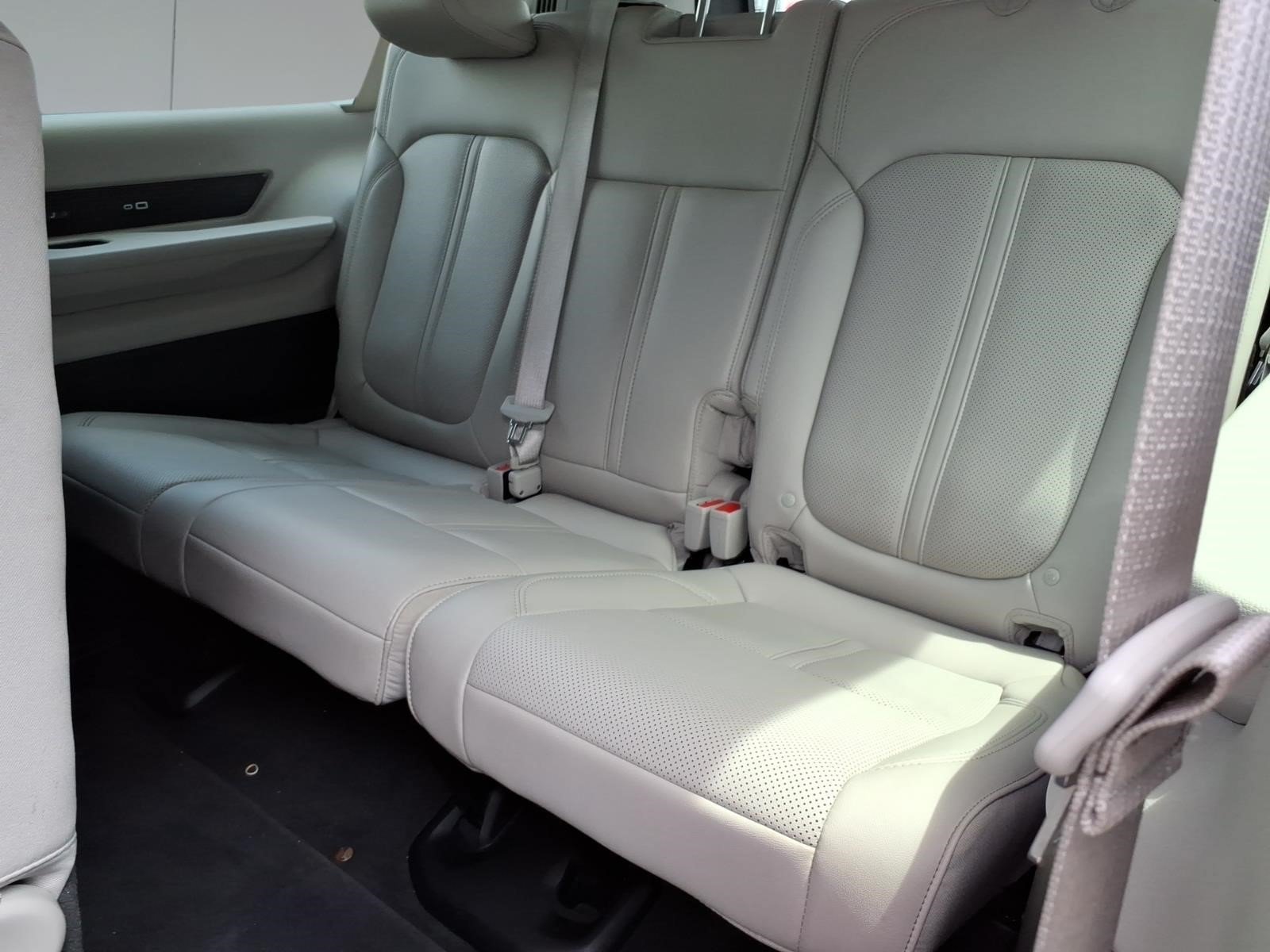 Used 2024 Jeep Wagoneer L 4WD image 9
