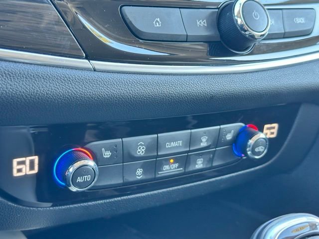 Used 2019 Buick Enclave Essence image 19