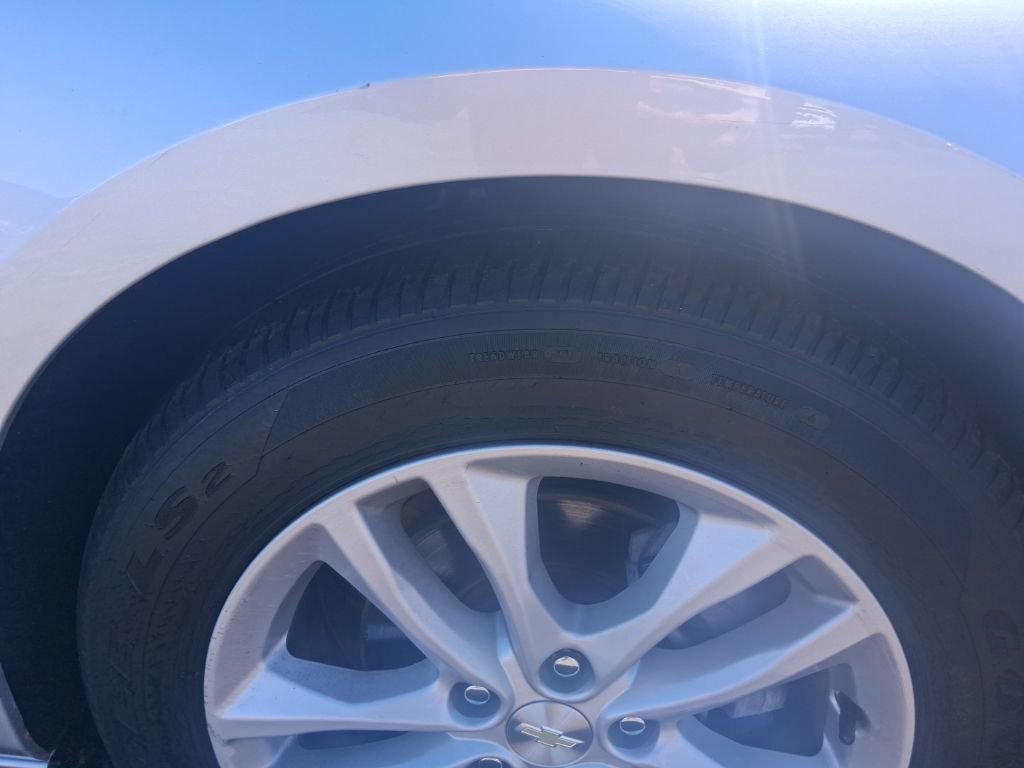 Used 2017 Chevrolet Malibu LT image 12