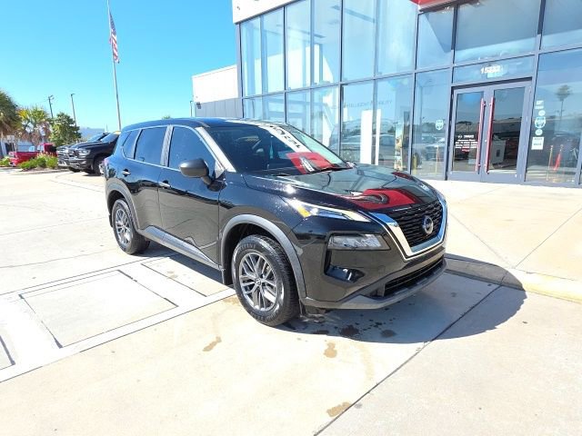 Used 2023 Nissan Rogue S image 2