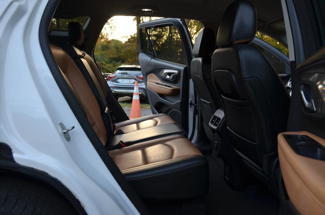 Used 2019 GMC Terrain SLT w/ Preferred Package FWD image 10