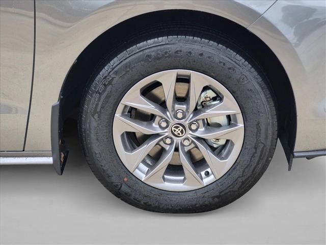 New 2026 Toyota Sienna XLE FWD image 9