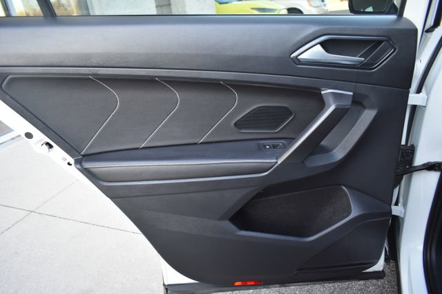 Used 2023 Volkswagen Tiguan SE image 34