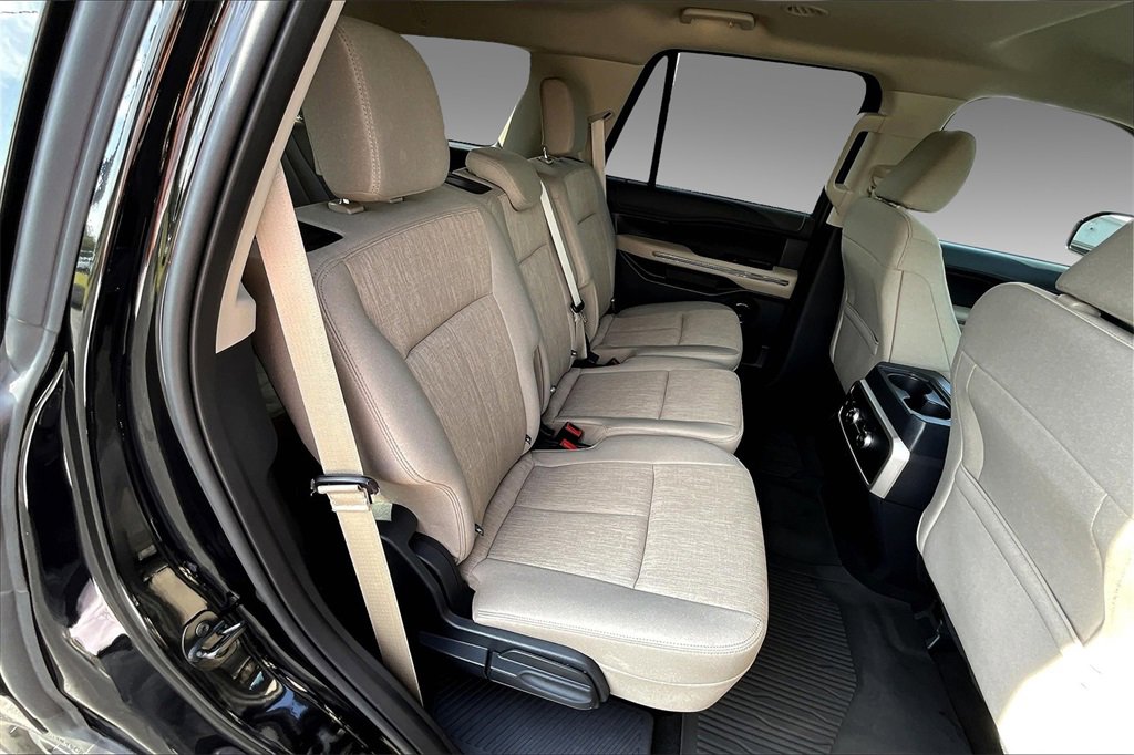 Used 2024 Ford Expedition XLT image 16