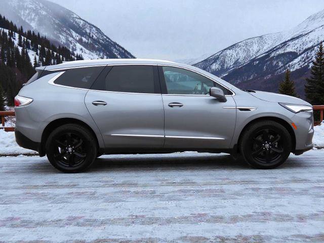 Used 2023 Buick Enclave Essence image 7