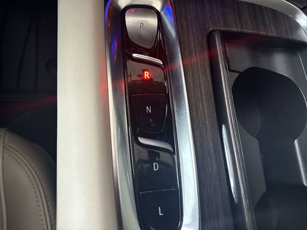 Certified 2024 Buick Enclave Avenir w/ Avenir Technology Package image 16