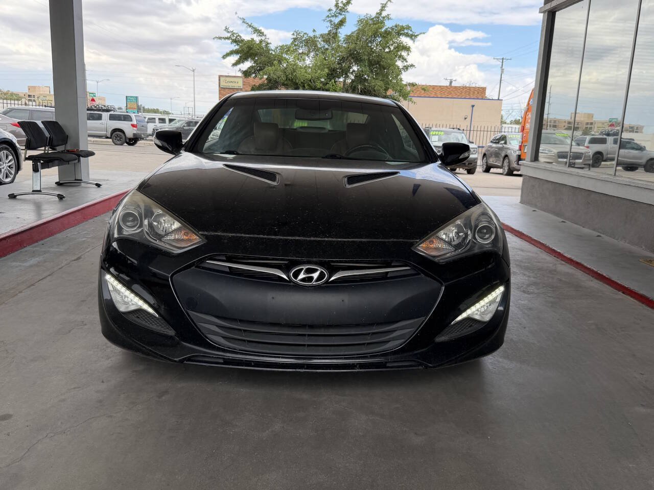 Used 2013 Hyundai Genesis 3.8 RWD image 3