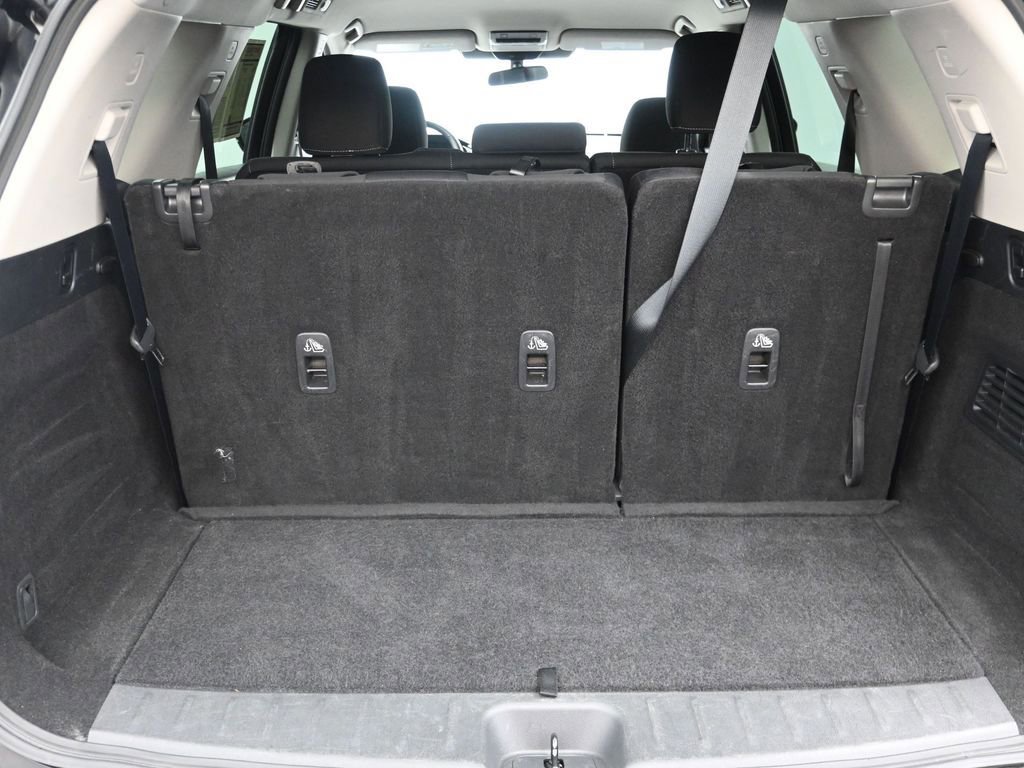 Used 2024 Nissan Pathfinder SV image 11