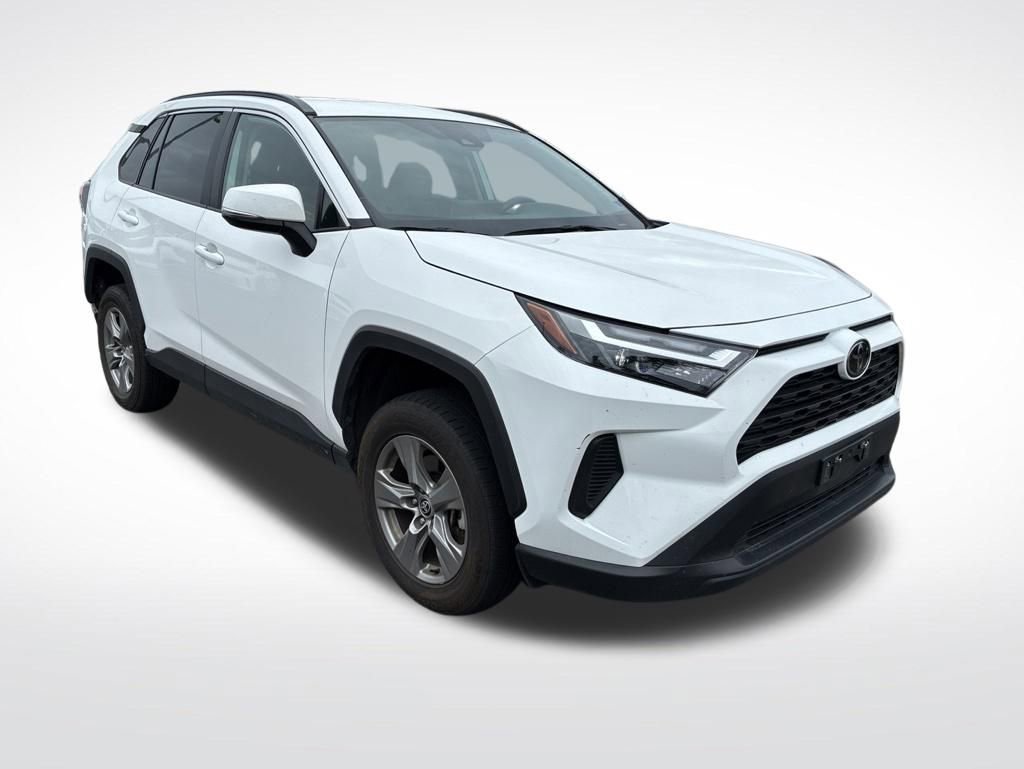 Used 2024 Toyota RAV4 XLE AWD/4WD image 9