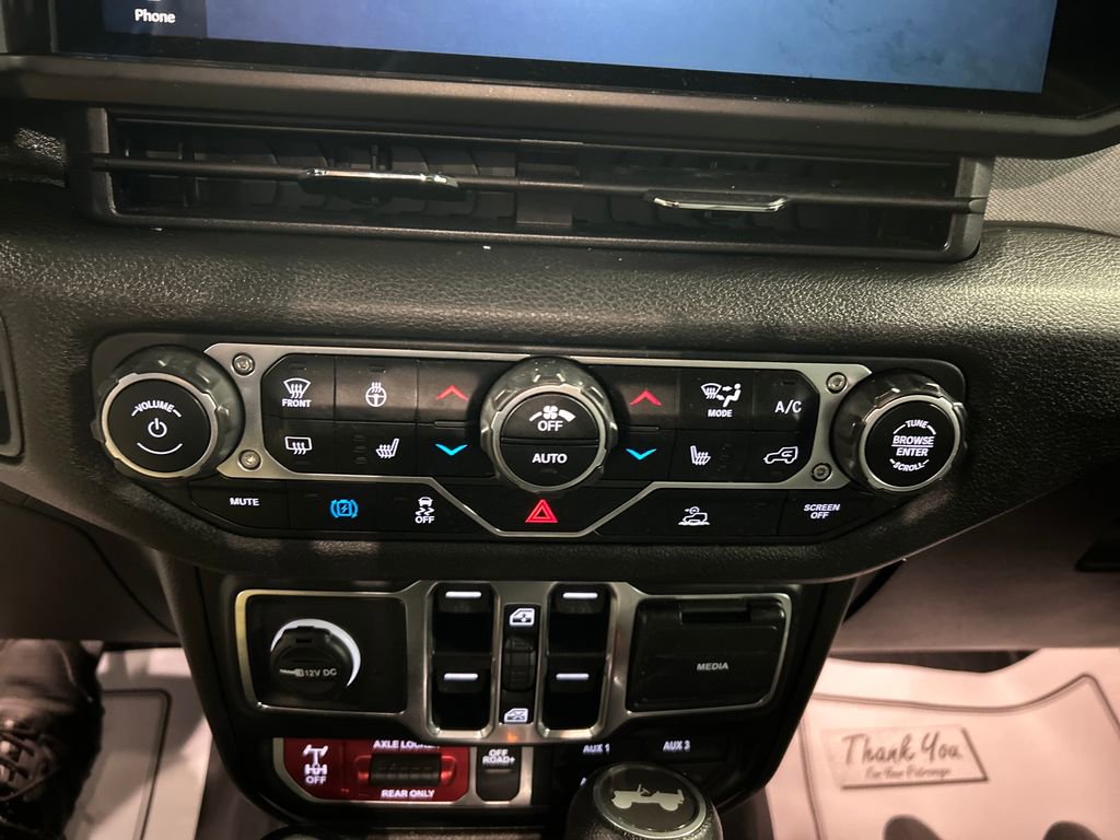 Used 2024 Jeep Wrangler Unlimited AWD/4WD image 19