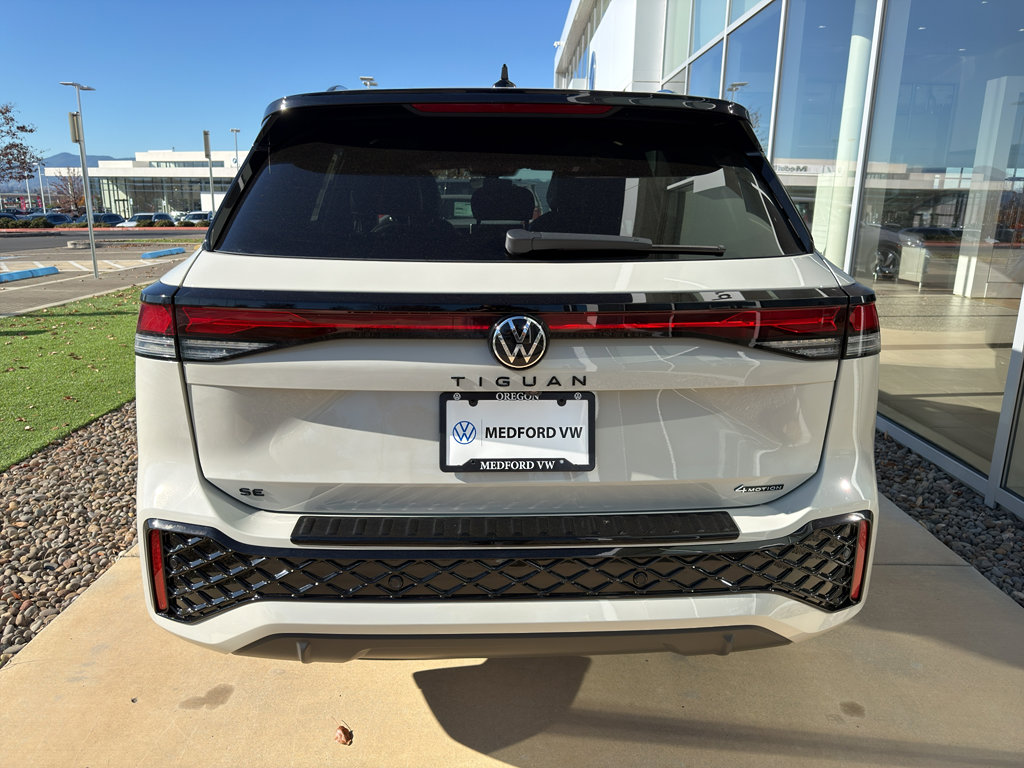 New 2026 Volkswagen Tiguan SE R-Line image 6