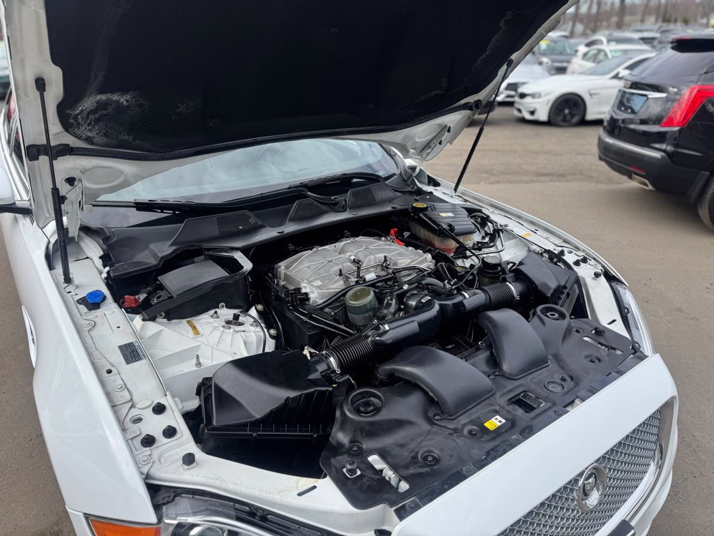 Used 2013 Jaguar XJ AWD image 18