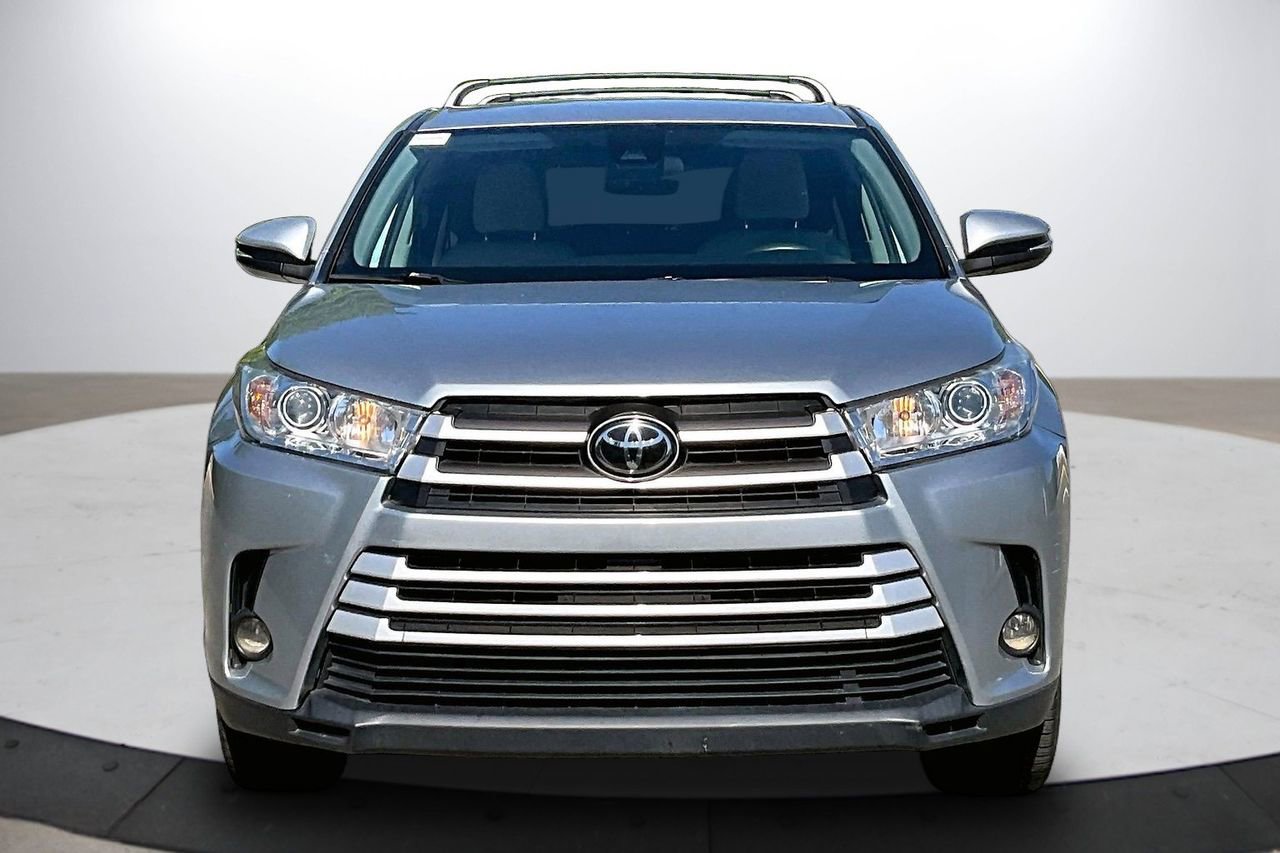Used 2019 Toyota Highlander LE w/ Protection Package #3 image 3