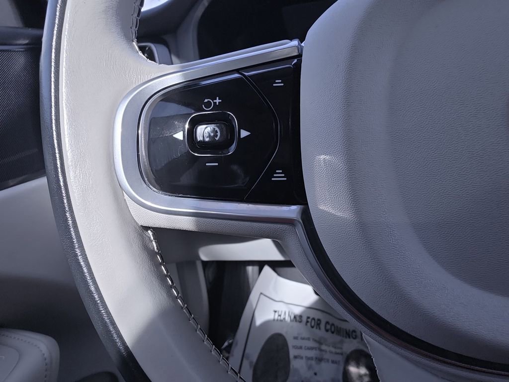 Used 2023 Volvo XC60 B5 Plus w/ Climate Package image 19