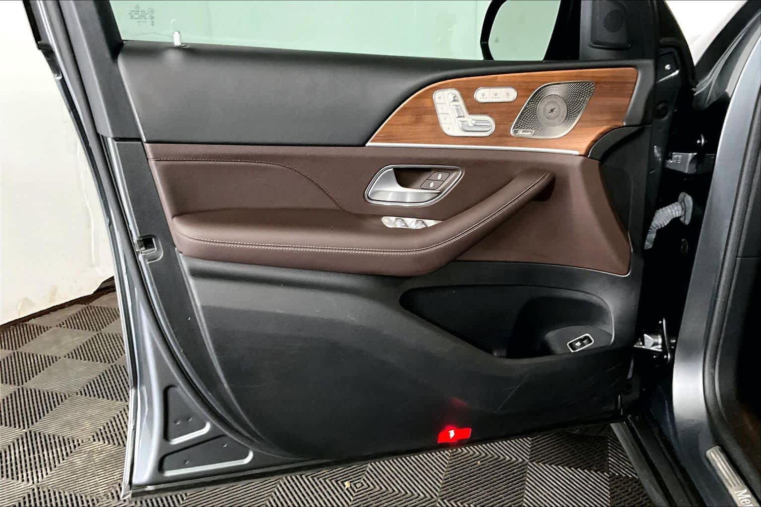 Used 2022 Mercedes-Benz GLS 450 4MATIC image 22