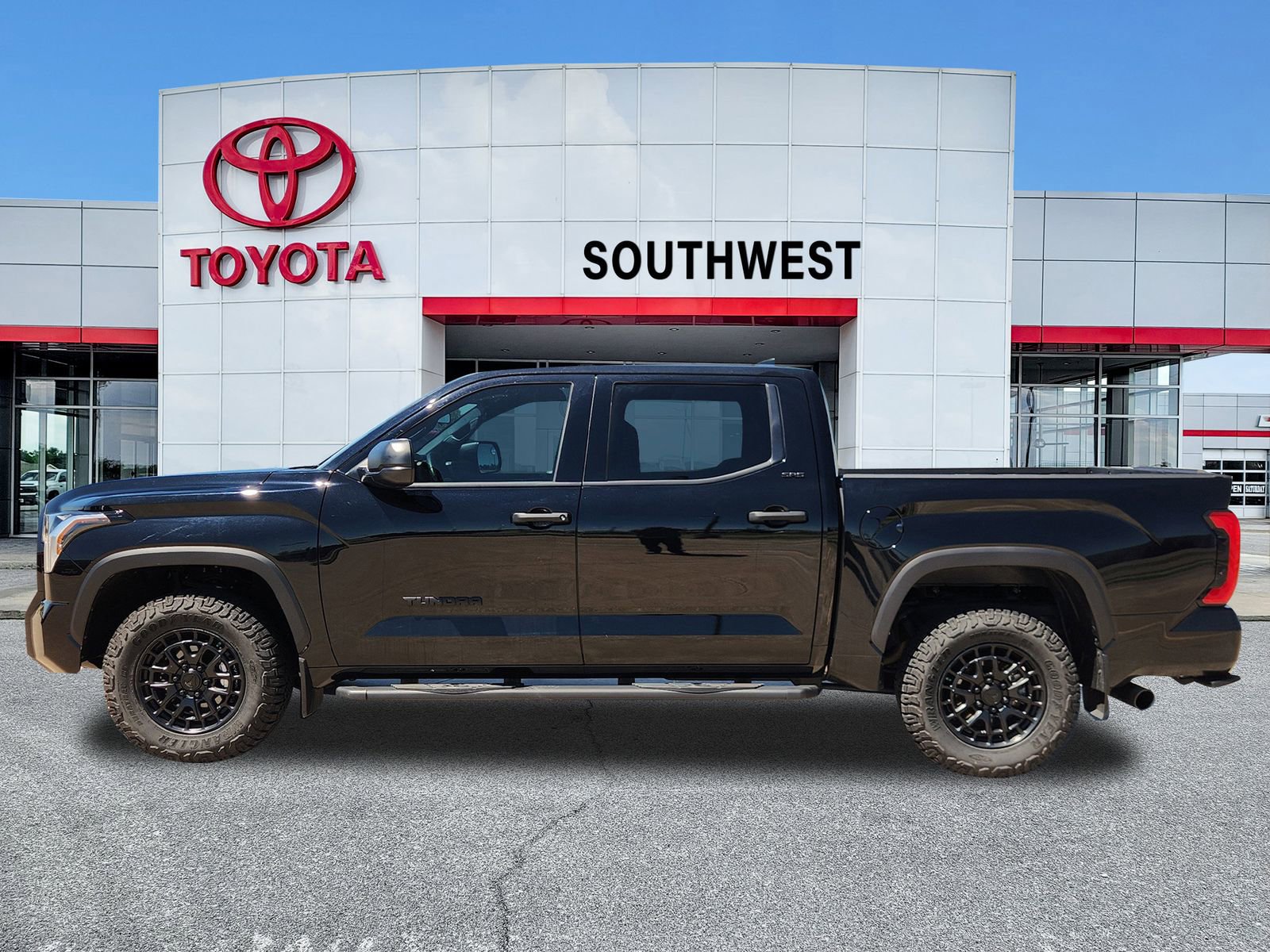 Used 2025 Toyota Tundra SR5 AWD/4WD image 3