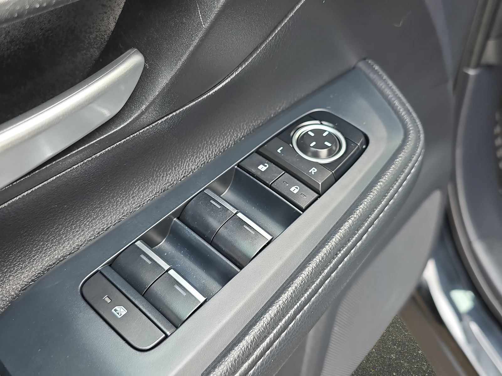 Used 2025 Toyota Grand Highlander AWD image 29