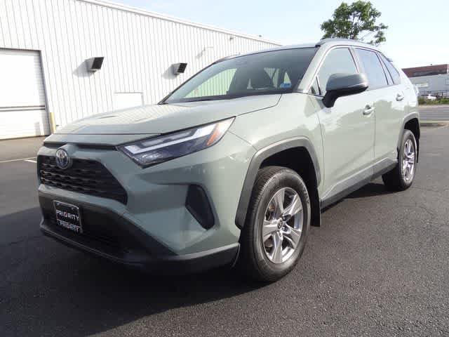 Used 2022 Toyota RAV4 XLE w/ Convenience Package AWD/4WD image 1