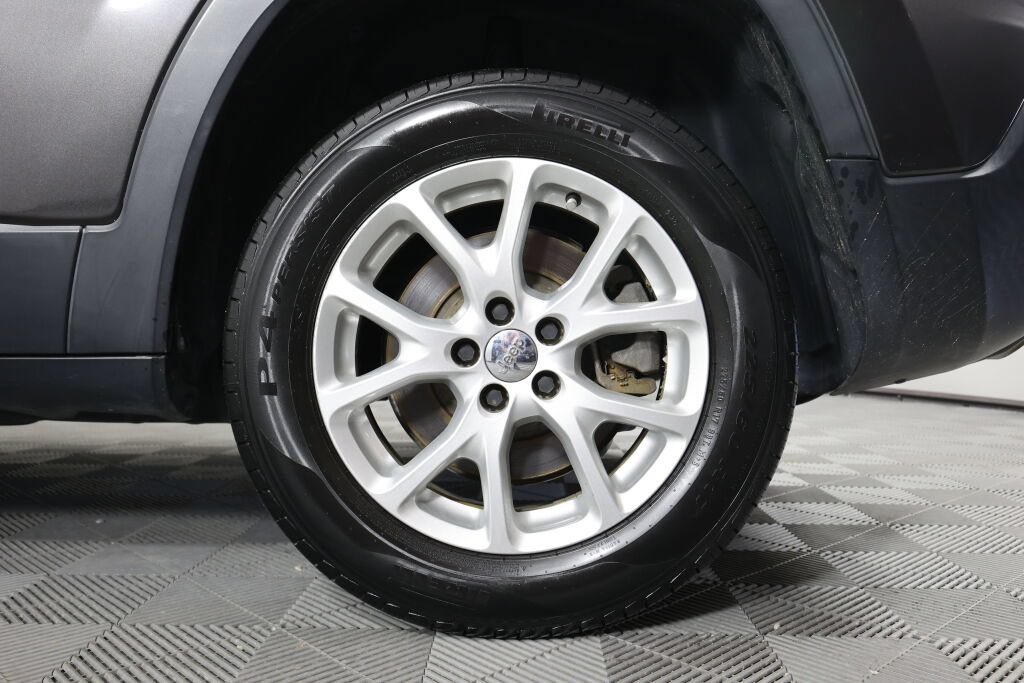 Used 2014 Jeep Cherokee Latitude FWD image 8
