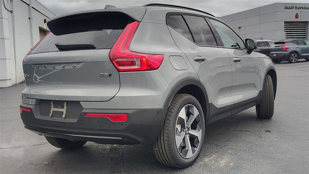 New 2026 Volvo XC40 B5 Plus w/ Climate Package image 3