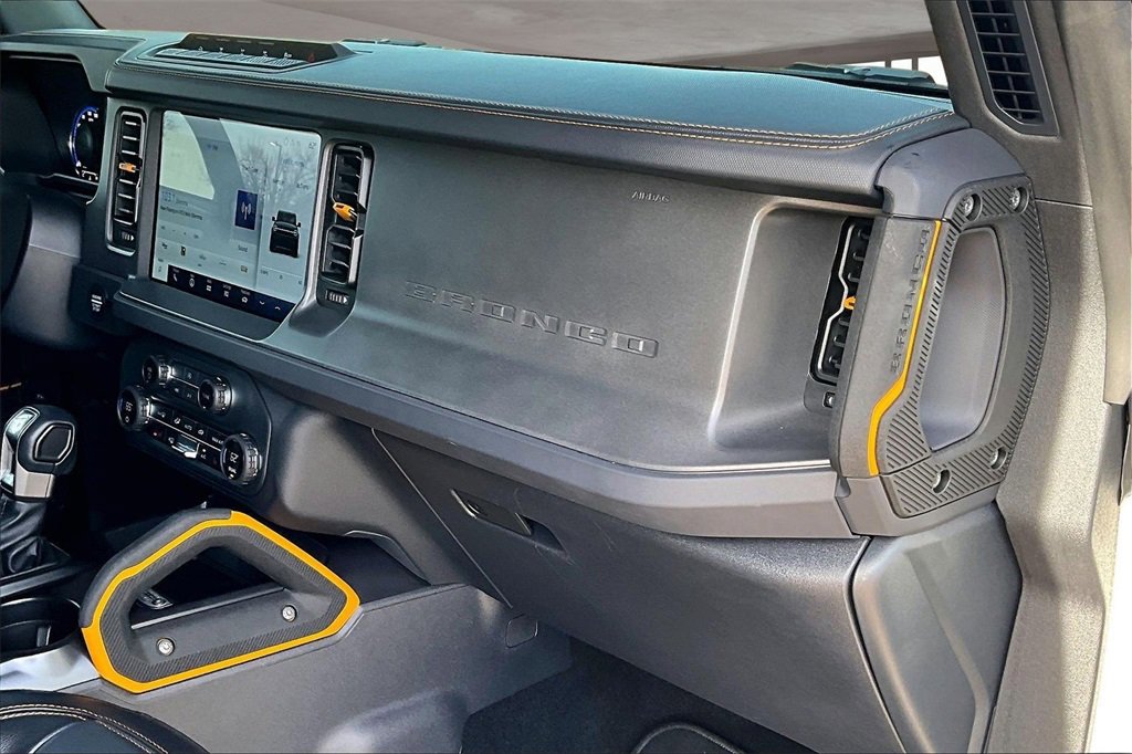 Used 2024 Ford Bronco Badlands image 16