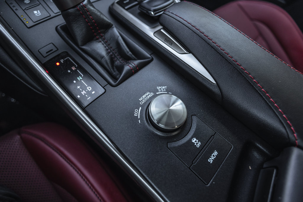 Used 2018 Lexus IS 350 AWD image 16