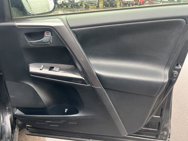 Used 2017 Toyota RAV4 SE w/ Advanced Technology Package image 10