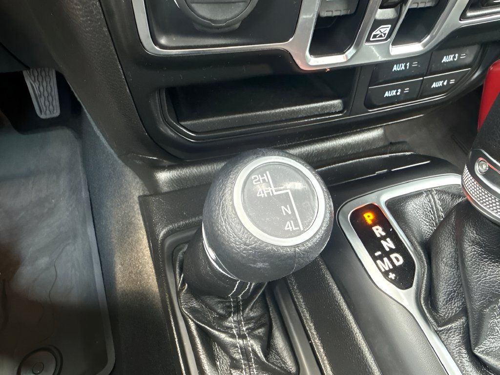 Used 2025 Jeep Wrangler Unlimited Sport AWD/4WD image 19