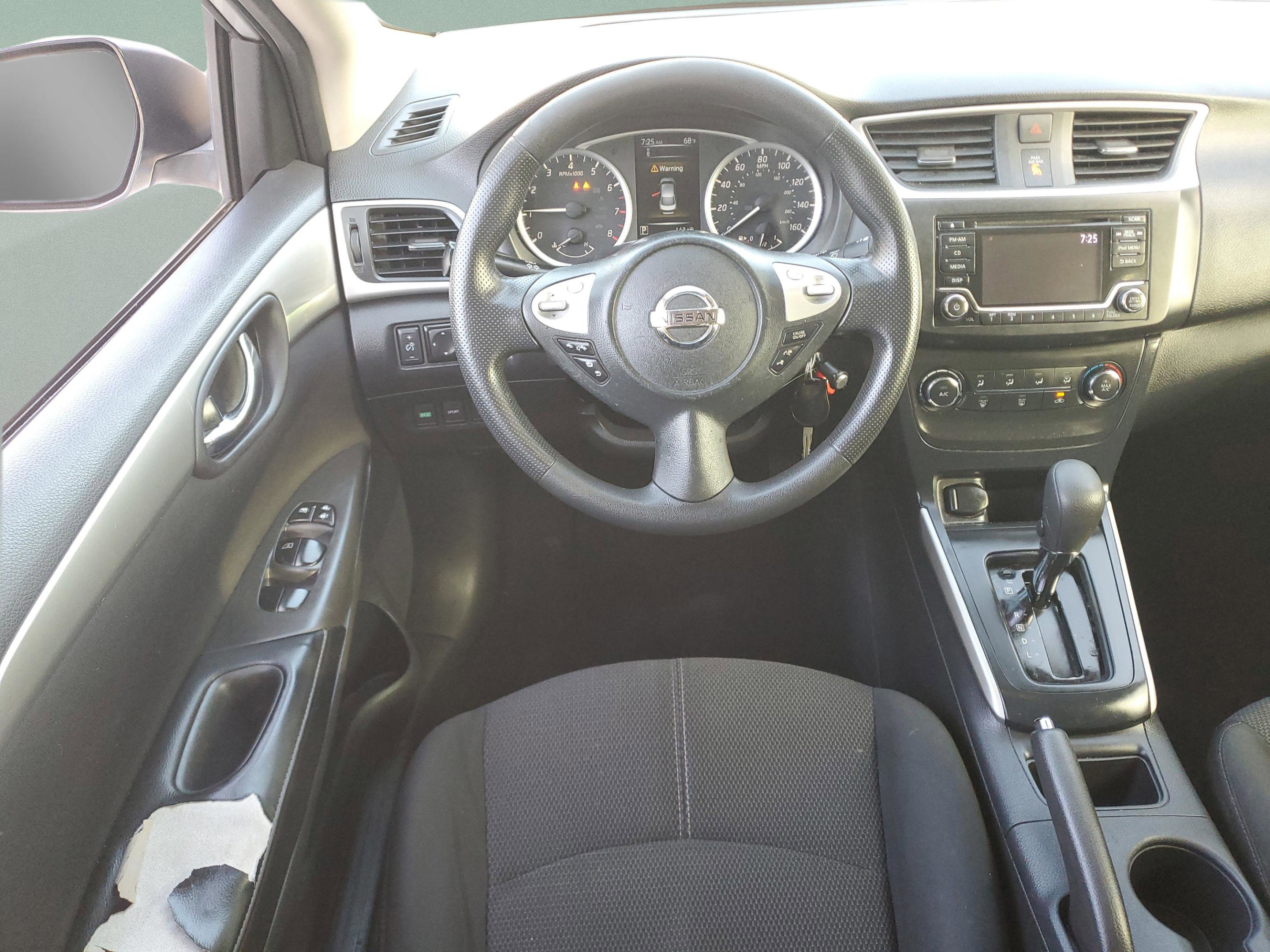 Used 2018 Nissan Sentra S image 9