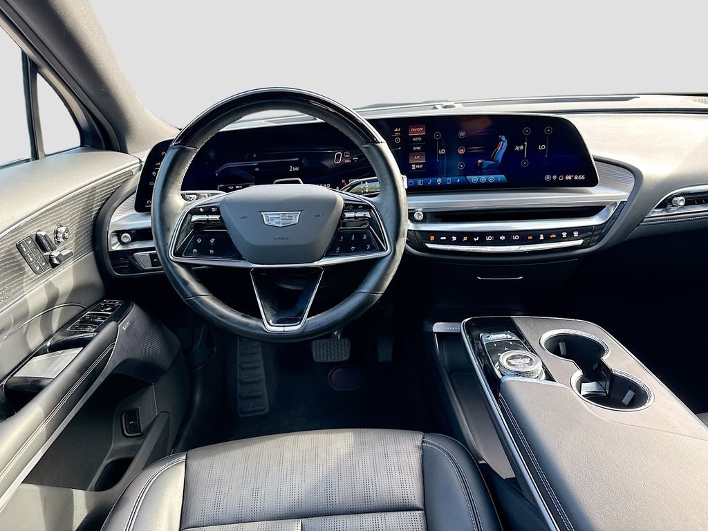Used 2023 Cadillac Lyriq AWD image 25