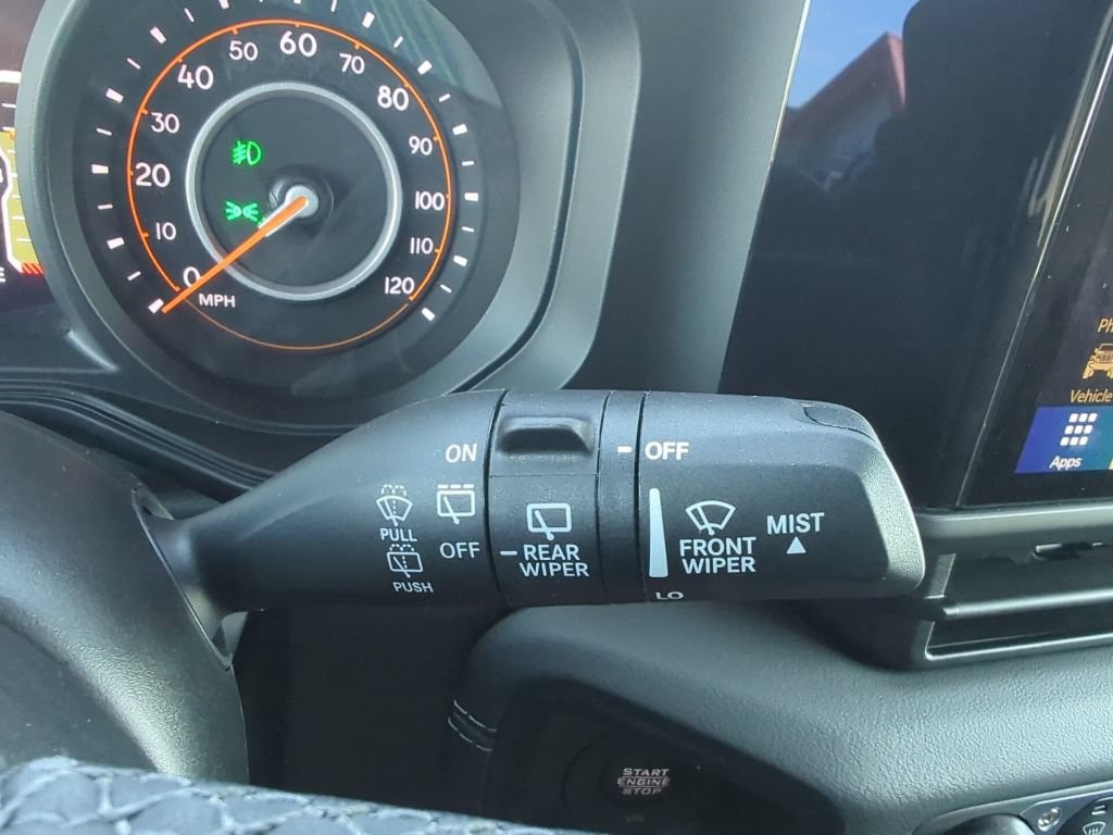 Used 2025 Jeep Wrangler Unlimited Rubicon w/ Convenience Group AWD/4WD image 38