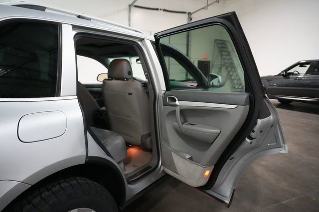 Used 2004 Porsche Cayenne S image 25