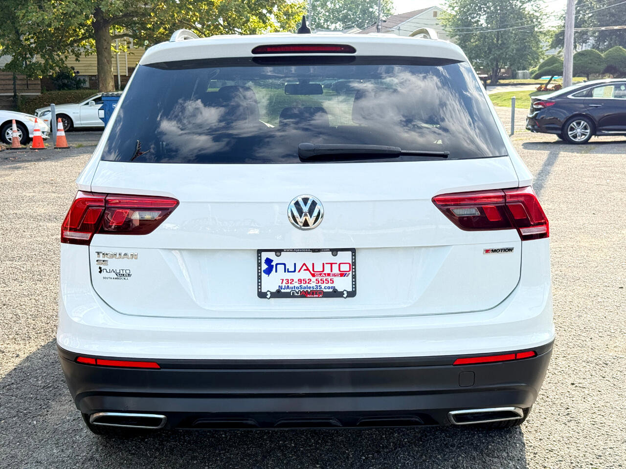 Used 2019 Volkswagen Tiguan SE w/ Panoramic Sunroof Package image 5