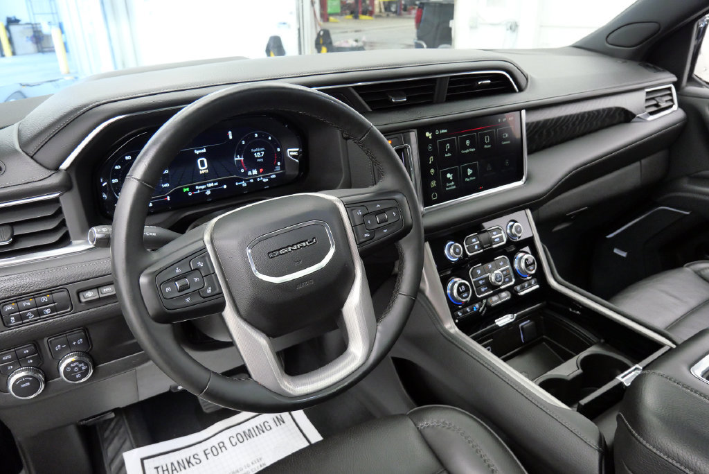 Used 2023 GMC Yukon XL Denali AWD/4WD image 12