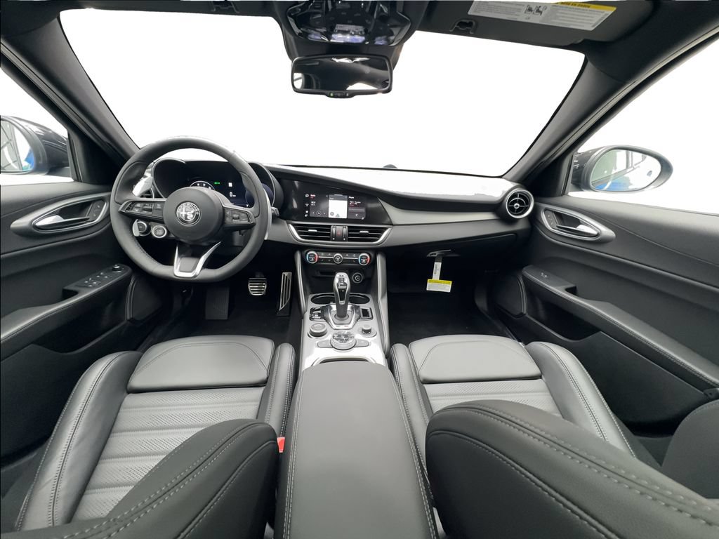 New 2026 Alfa Romeo Giulia w/ Driving Assist Package RWD image 36