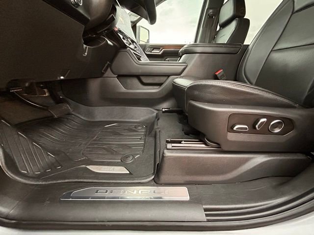 Used 2024 GMC Sierra 3500 Denali w/ Denali Reserve Package image 38