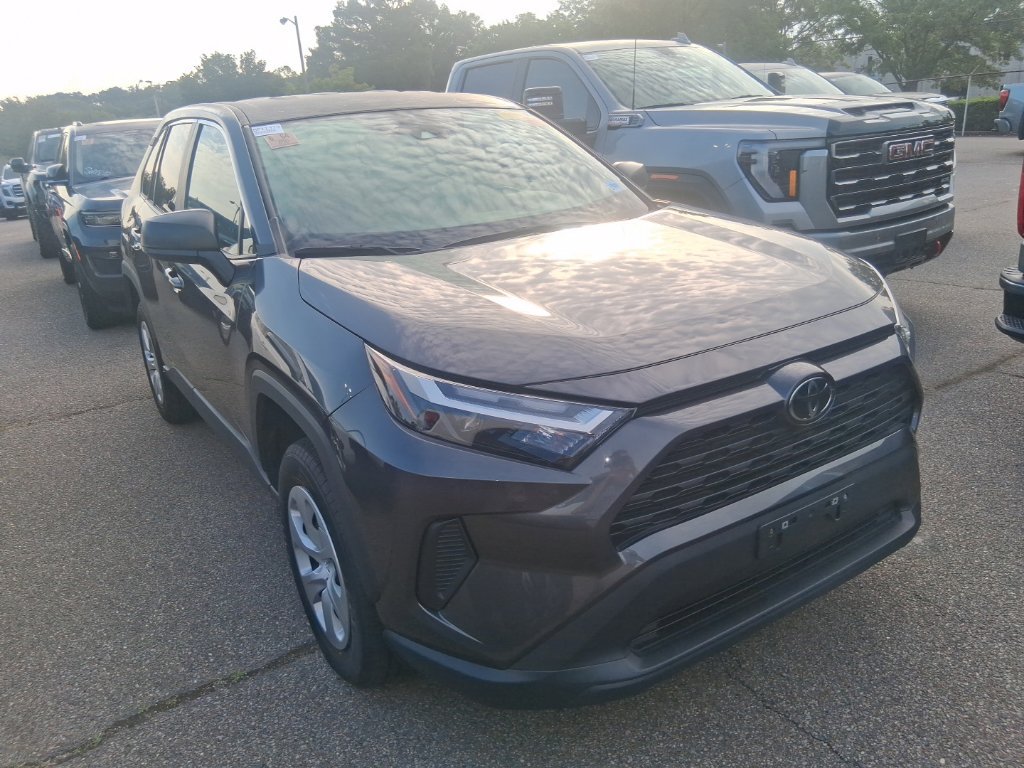Used 2024 Toyota RAV4 LE AWD/4WD image 3