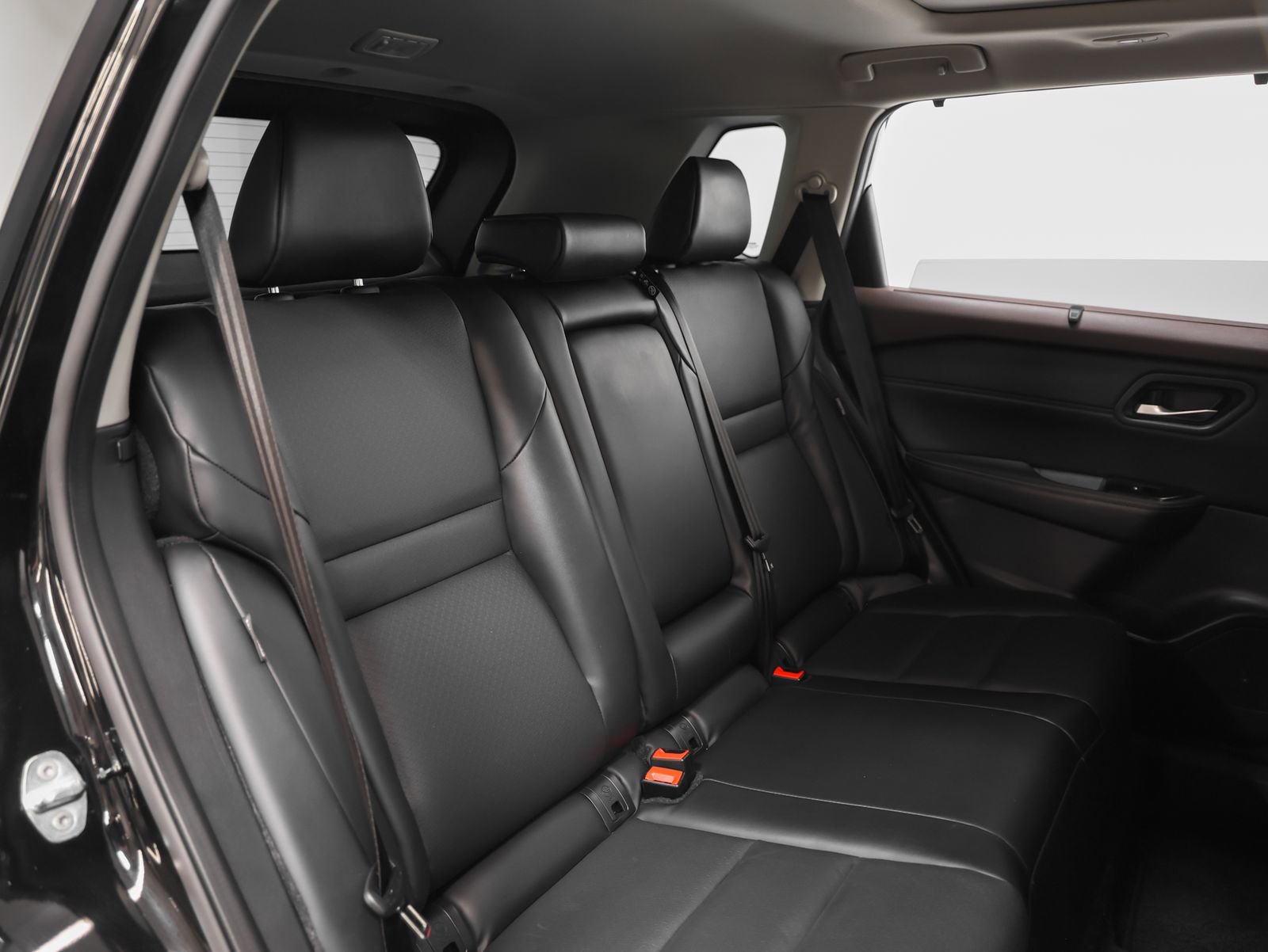 Used 2022 Nissan Rogue SV w/ SV Premium Package image 25